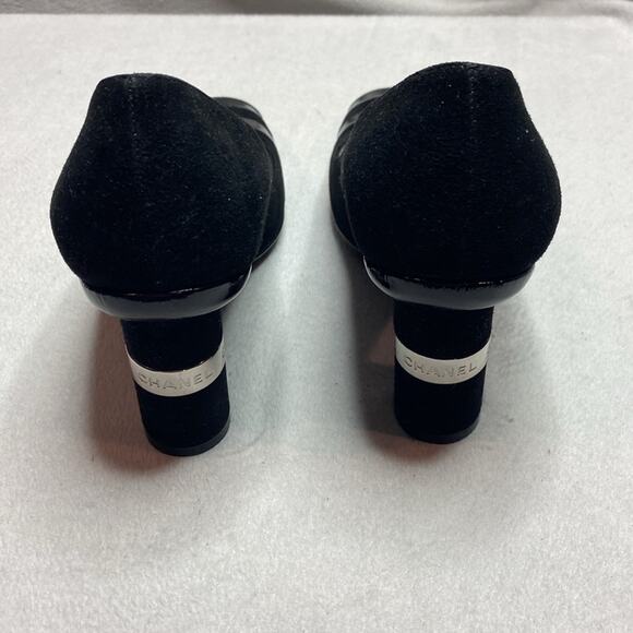 Vintage Y2K Chanel Black Suede Pumps w/Chrome patent leather details 36 1/2 - Picture 4 of 7